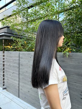 キニ(KINI) 艶髪　ブルーブラックスタイル