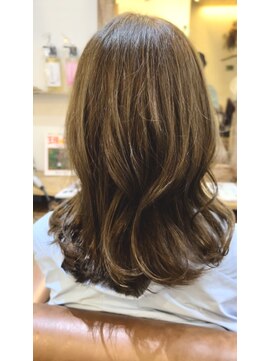 クオリア(QUALIA) 韓国風デジパー×オリーブベージュ/大人可愛い顔周りカット柏