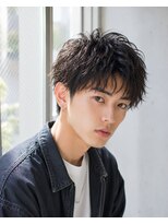 バグズ(Baguz) 無造作波巻きツイストスパイラルセンターマッシュ