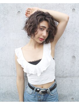 レイドバック(LAID BACK) 【代官山LAIDBACK】リッジカールのショートボブ★グレージュ