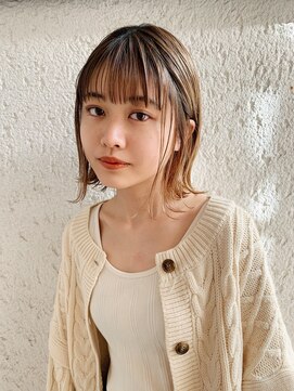 エムクランメイクス 原宿 表参道(m.clan MAKE'S) 切りっぱなしボブ ベージュカラー 透明感カラー 外ハネ
