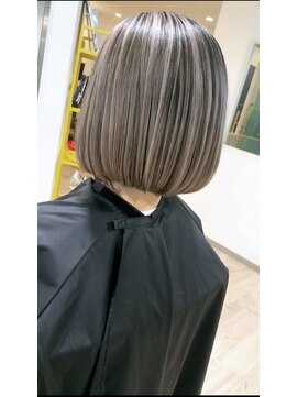 ラフテル 横浜(LAFTEL) シャドウルーツ　グレージュ