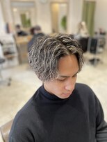 ジーク(SIEG)&nbsp;ツイストスパイラルパーマ×ハイライト