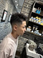 ミリオンバックス 御徒町店(Million Backs)&nbsp;スパイキーパーマ/フェード/毛束感ショート<理容室>[メンズ]
