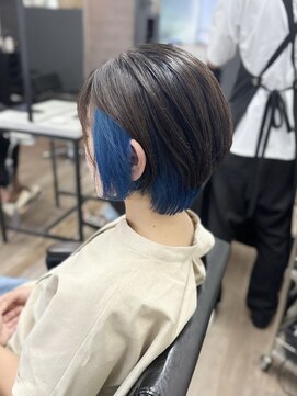 ヴィフ 大船(VIF) インナーカラーブルーショートボブ前髪マチルダボブ丸型卵型