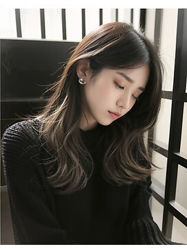 リット(Litt) ゆる巻きロング。