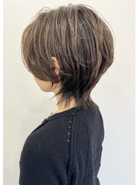 アトリエM 丸みショートウルフ