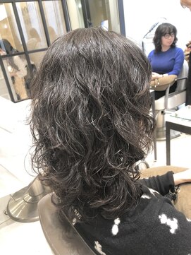 ネオリーブギンザ 銀座店(Neolive GINZA) くるくる質感がオシャレなパーマスタイル　銀座美容室