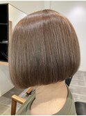 明るい白髪染め×大人めボブ×ヌーディーベージュ