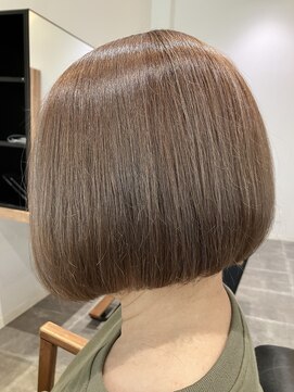 アヴァンス 泉大津店(AVANCE.) 明るい白髪染め×大人めボブ×ヌーディーベージュ