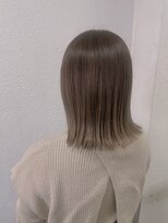 ジェナ(Jena)&nbsp;オリーブグレーのグラデカラー