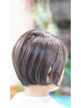 ネス(NESS) 【白髪染め】 グレイカラー（白髪染）のグレーパールなボブ54