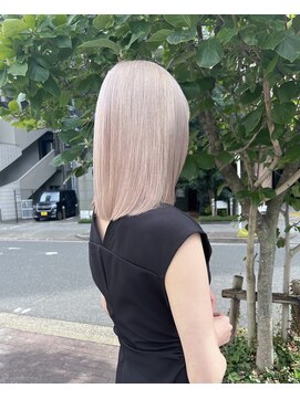 リノ(RLINO) 【名古屋/栄】レイヤーカット/ブリーチ/ホワイトベージュ
