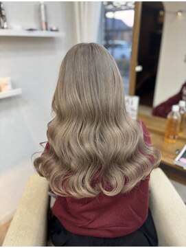 エミーバイモアムー(Emmie byMoremuu) 【あいり】ミルクティー