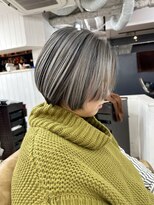 ワールドオーダー 天王寺店(WORLD ORDER)&nbsp;白髪ぼかし丸みショートボブ