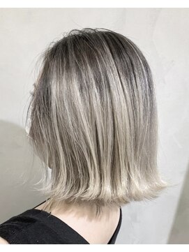 モノ アンド イニ(Mono & inni) シャドールーツ