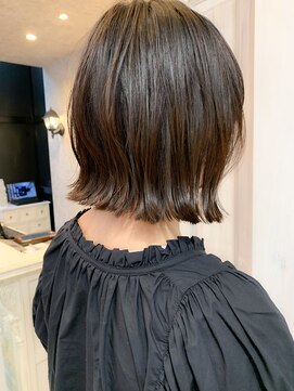 キャアリー(Caary) 福山市ヘアカラー人気caary透明感　切りっぱなし外ハネベージュ