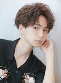 刈り上げツーブロックセンターパート韓国風コンママッシュ