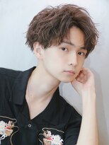 リップス 池袋(LIPPS)&nbsp;刈り上げツーブロックセンターパート韓国風コンママッシュ