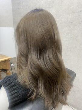 ジゼル 博多(GiseL) ミルクティーベージュ/ Gisel  @avlon0805 [博多駅前]