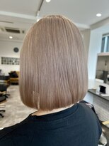 カラ ヘアーサロン(Kala Hair Salon) White beige