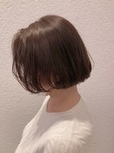山野愛子美容室 春ベージュのミニボブ