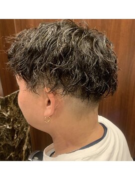 プレミアムバーバー 新宿店(PREMIUM BARBER produce by HIRO GINZA) フェード　スパイラルパーマ