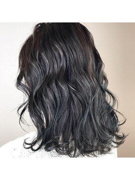 リアン(Lien) ブルーブラック×シークレットハイライト/透明感/赤身抹殺