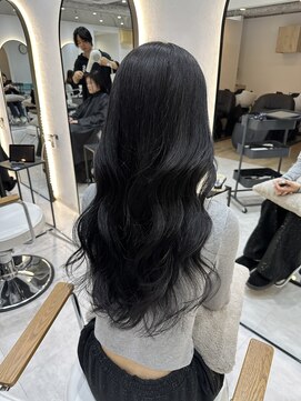 ジーナ 博多筑紫口(Zina) 暗染めネイビーブラック × 艶巻き髪！【福田れん】博多美容室