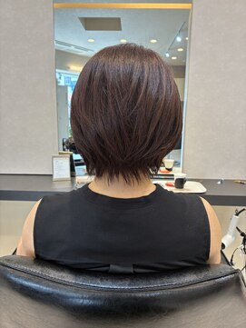 アミ(Ammi) ショートボブ×ピンクカラーでイメチェン♪