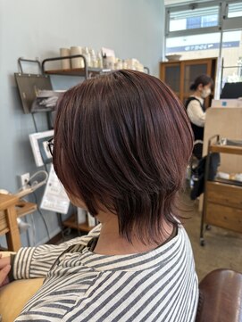 スアバイキキ(SuA by kiki.) ミディアムレイヤー/ハッシュカット/ワインレッド[千葉]