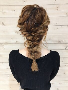 ヘアメイク エンカレッジ(HAIR MAKE encourage) ○カジュアルな編み下ろし○