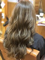 ララテラス(LaLa Terrace)&nbsp;ハイスモーキーグレー×外国人風エレガンスウェーブ