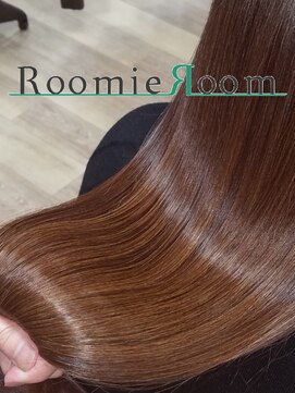 ルーミールーム(RoomieRoom) アッシュベージュ/髪質改善/ツヤ髪ロング/透明感/美シルエット