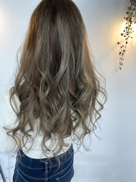 トータルビューティーサロン ディーグレース(TotalBeautySalon D.Grace) カーキ系カラー