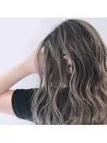 イリ 梅田(ili) 大人かわいい ハイライト 3Dカラー 外国人風カラー