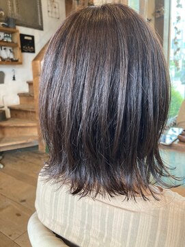 ソニック サウス ヘアー(sonic south hair) 切りっぱなしボブ