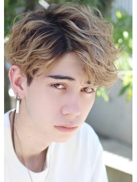 クーエフー(coo et fuu) 20代30代40代/スパイラルパーマ/かきあげ前髪/ツーブロック