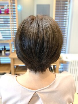 グラッシー センター北店(GLASSI) ★大人かわいい★丸みショートボブ★インナーカラー