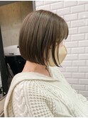 ミニボブ前下がり伸ばしかけヘア小顔ヘアアッシュベージュ透明感