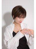 大人かわいいアッシュベージュ 前下がりボブ