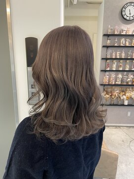 アヴァンスアンス 広島袋町店(AVANCE.ens) グレーベージュカラー