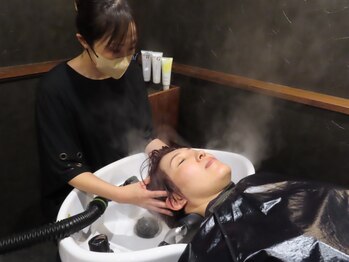 トータルビューティサロン シェリ(total beauty salon cheri)の写真/今話題の頭浸浴で頭皮も心もリラックス◎冷えてむくみやすい今だからこそ、極上のヘッドスパを体感♪
