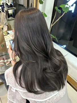 アマトウキョウ アユンチェ(AMA TOKYO×AYUNCHE) アッシュグレージュ  アッシュグレー  透明感カラー