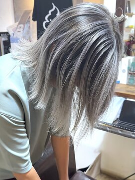 ブレイズヘアー(BLAZEhair) 【筋感多め】ホワイトバレイヤージュ×ブリーチ2回