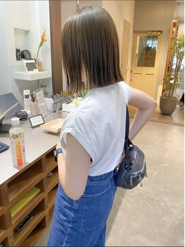 アルク(alku) ボブ　大人ボブ　オリーブベージュ　切りっぱなしボブ