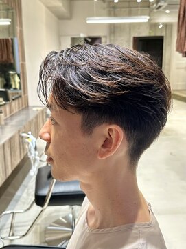 ファルベ(Farbe) フェザー/サーフカール/センターパート/波巻きツイスパ