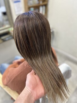 ヘアーアンドメイク ドレス(DRESS) 白髪ぼかしハイライト