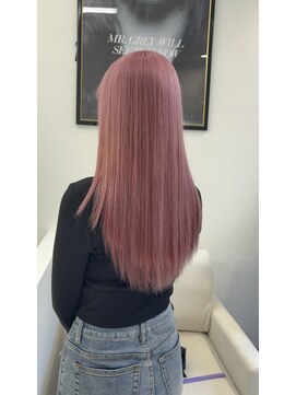 ナナ(NANA) ピンク/ハイトーン/ホワイトブロンド/外ハネボブ/美髪