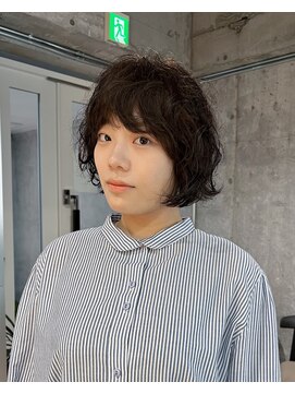 ナヌーク ダイカンヤマ(nanuk daikanyama) くるくるなクセ毛ボブヘア